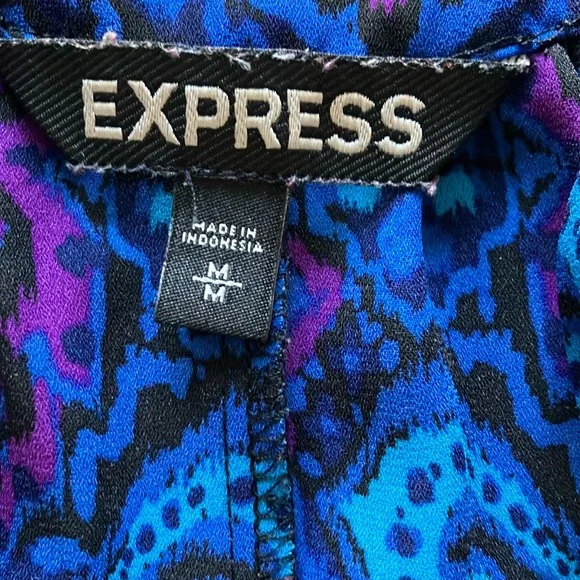 Express High-neck Tank Top - Picture 3 of 4